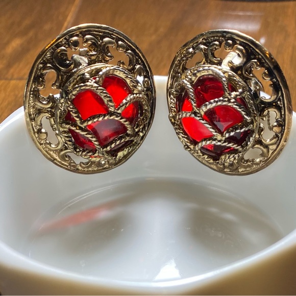Jewelry - Red and gold, Vintage clip on earrings. Stunning ornate antique gold casing.